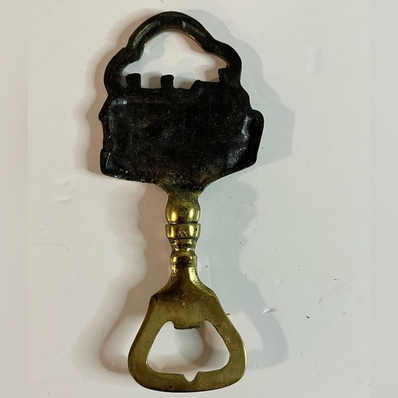 Vintage Anne Hathaway’s Cottage Bottle Opener – Stratford-upon-Avon Souvenir - Picture 5 of 6